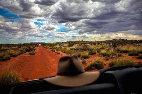 Mount Conner 4WD Small Group Tour From Ayers Rock Including Dinner - Find Attractions 4