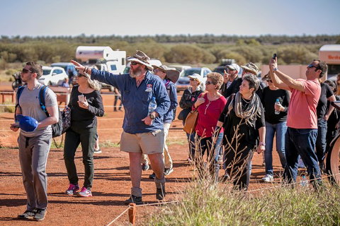 Ayers Rock Day Trip From Alice Springs Including Uluru, Kata Tjuta And Sunset BBQ Dinner - Find Attractions 1