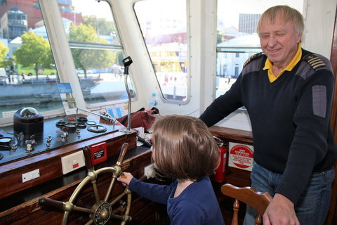 Derwent River Historic Harbour Cruise From Hobart - Find Attractions 4